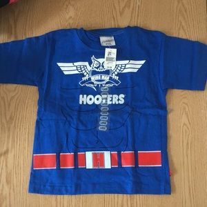 New Toddler Boys Hooters Wing Man T-shirt with Cape sizes Small Medium Large